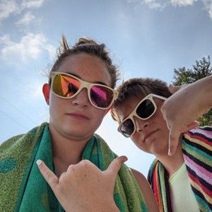 Meet your Posher, Elizabeth